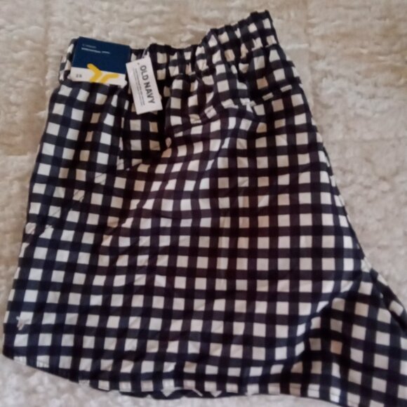 Old Navy Stretchtech Shorts - Picture 3 of 3